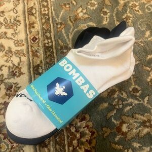 Bombas  socks size Large Ankle 4 pack
